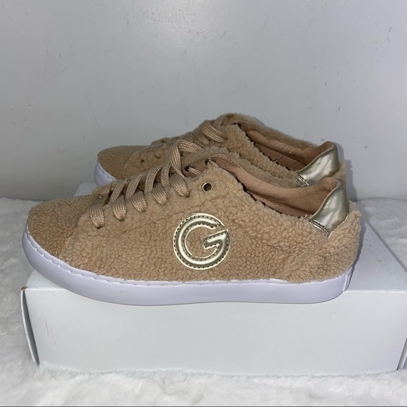 NEW G by Guess Women’s Brown Faux Fur Sneakers 6 M - Picture 7 of 7